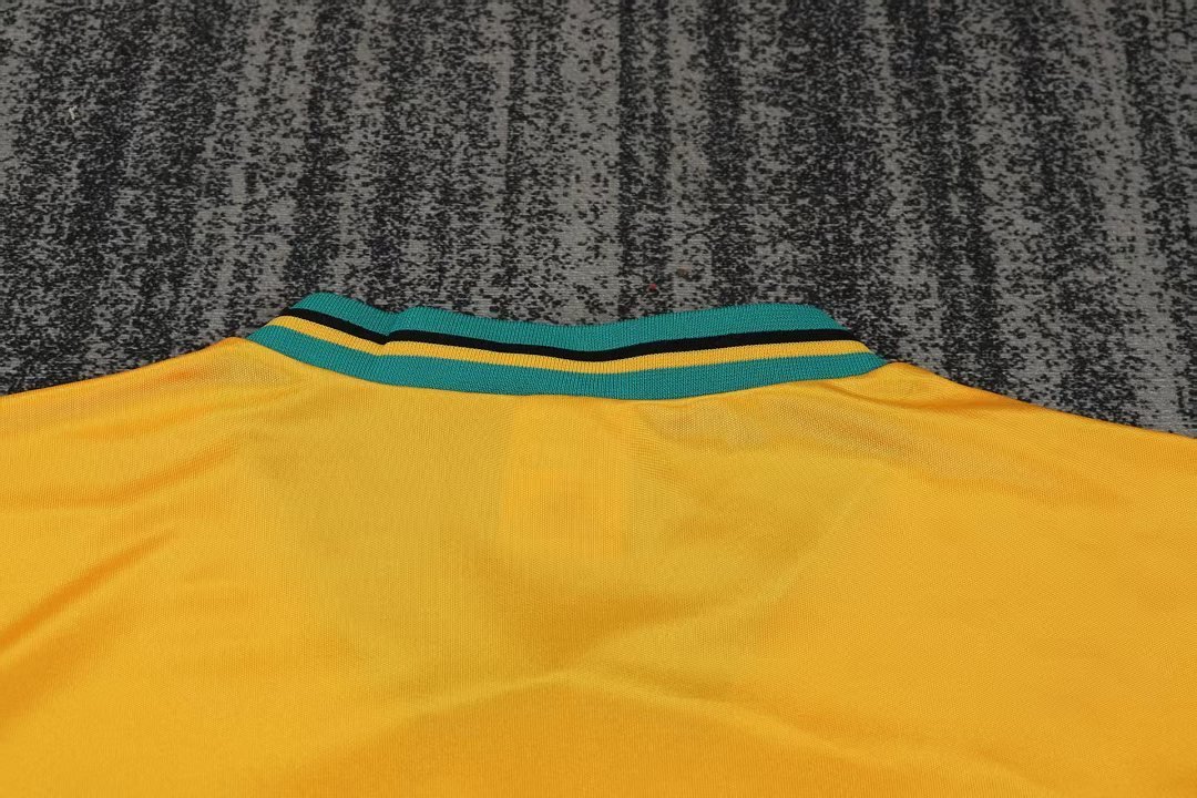 Bayern Munich 1993/95 Kids Away Kit - Image 4