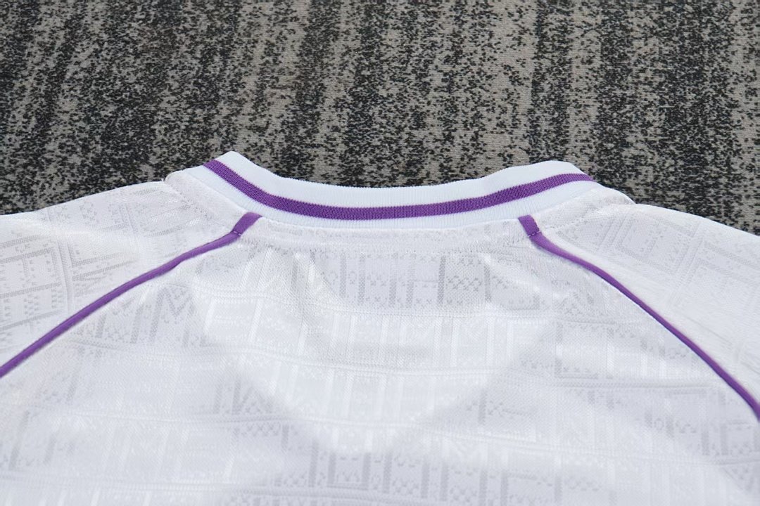 Real Madrid 1990/92 Kids Home Kit - Image 4