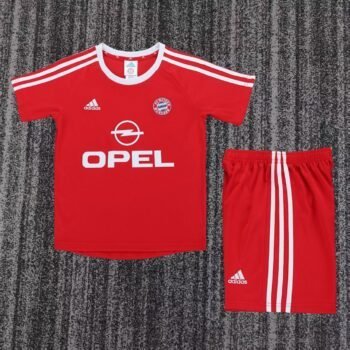 Bayern Munich 2001/02 Kids Home Kit - Image 1