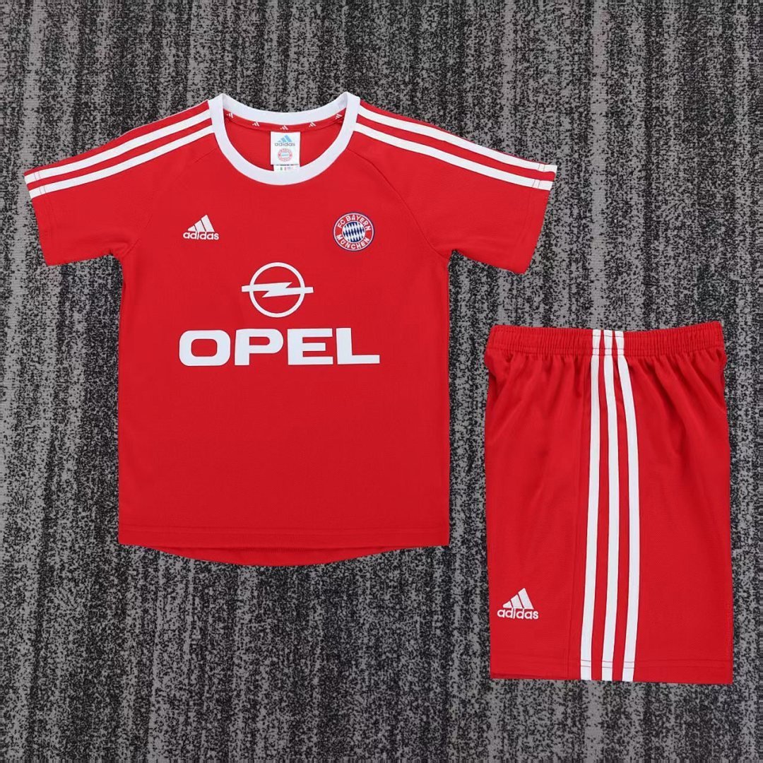 Bayern Munich 2001/02 Kids Home Kit - Image 1