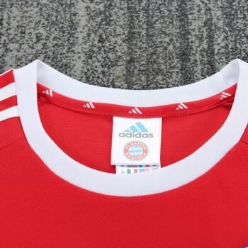 Bayern Munich 2001/02 Kids Home Kit - Image 3