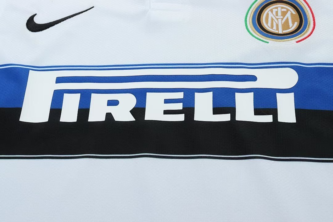 Inter Milan 2009/10 Kids Away Kit - Image 4