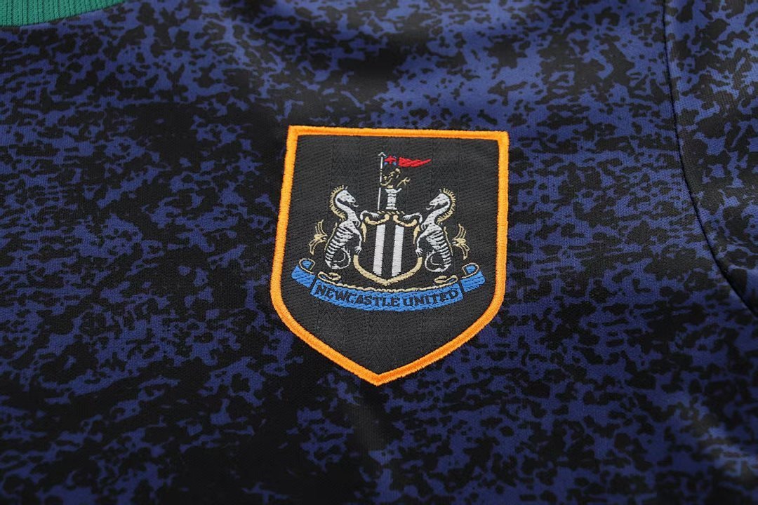 Newcastle United 1997/98 Kids Away Kit - Image 4