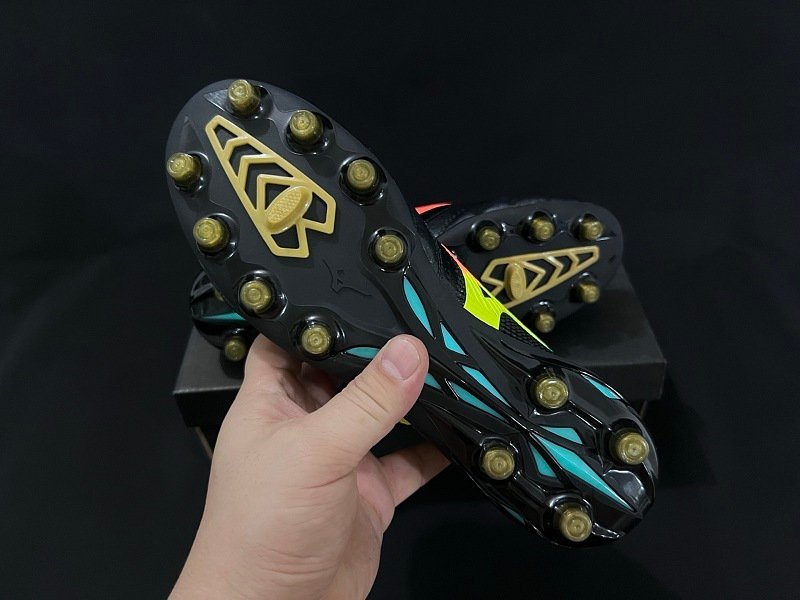 Mizuno Morelia Neo IV IN Soccer Cleats