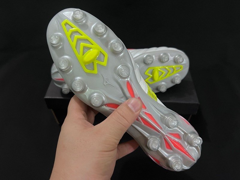 Mizuno Morelia Neo IV IN Soccer Cleats