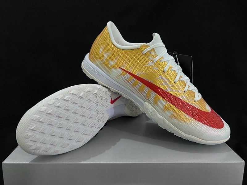 Nike Mercurial Vapor Elite Cleats